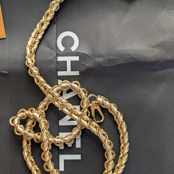 LV Capucines Nano Flower Crown: Special Edition - Picture 12 of 14